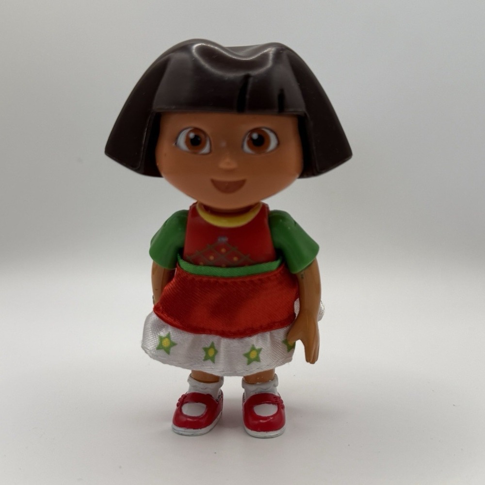 Dora the Explorer 5" Doll Figure - Holiday Fiesta 2004 Dora - Fisher Price